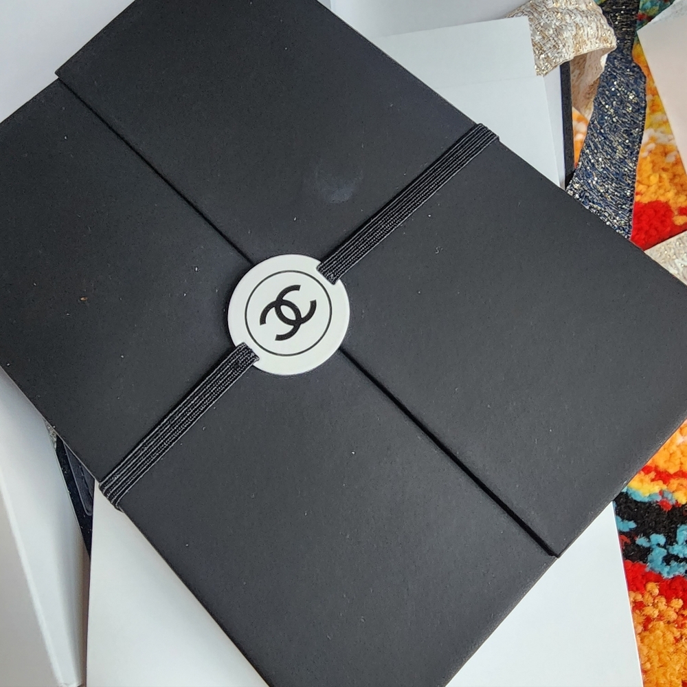 CHANEL La Collection Gift Bundle Set